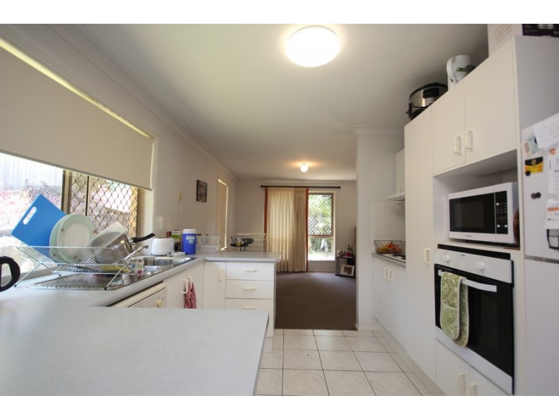 16 Mitchell Place, Belmont QLD 4153