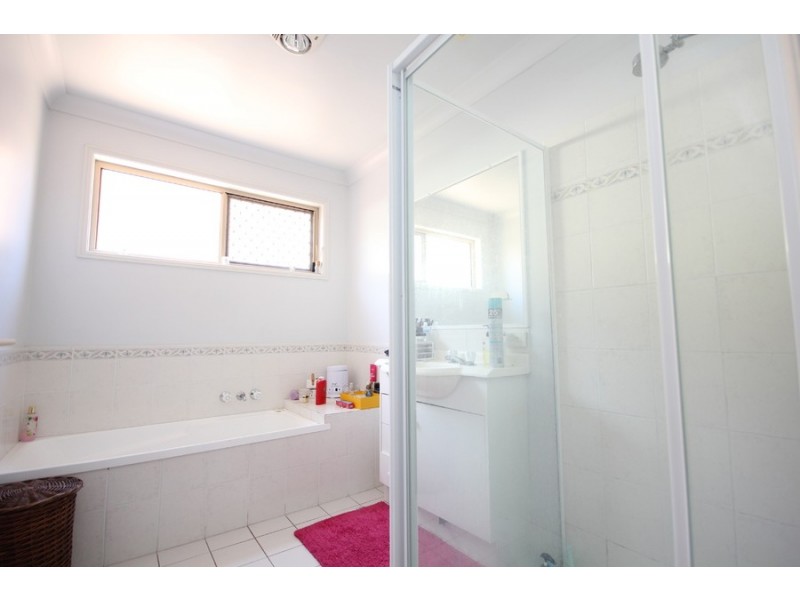 16 Mitchell Place, Belmont QLD 4153