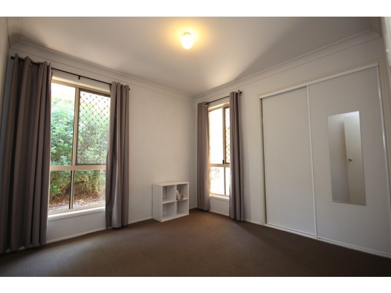 16 Mitchell Place, Belmont QLD 4153