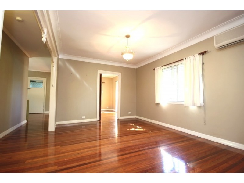 27 Binya Street, Holland Park QLD 4121