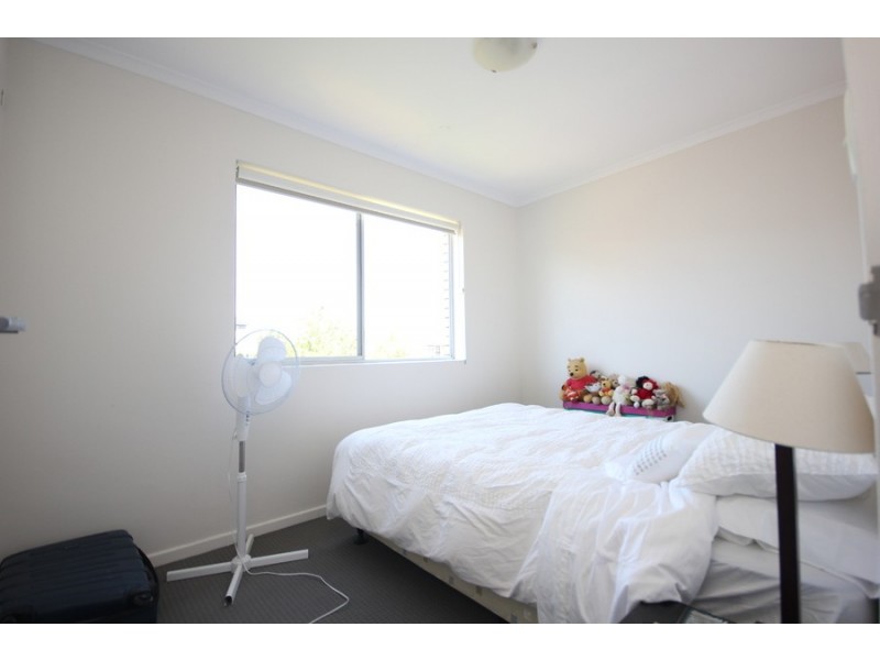 6/24 Raby Road, Coorparoo QLD 4151