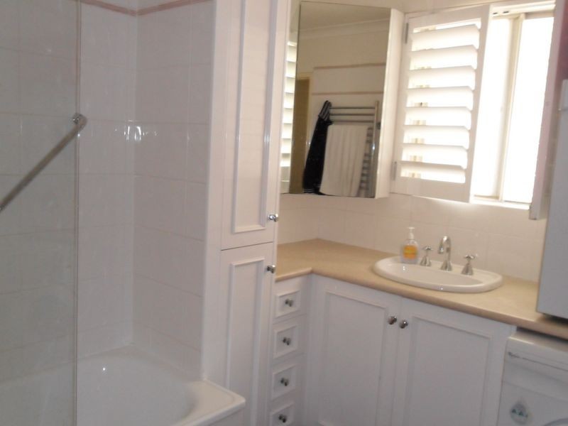 4/6 Garvay Street, Holland Park QLD 4121