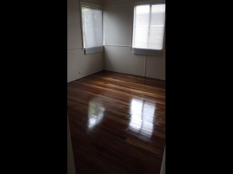 40 Arnold St, Holland Park QLD 4121