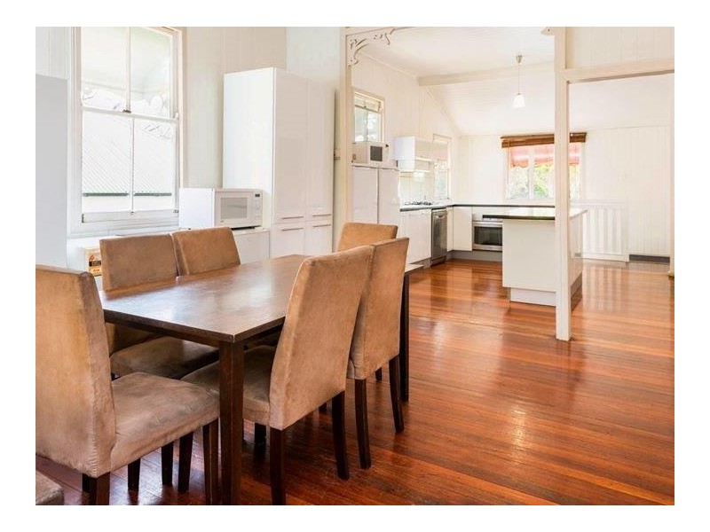 R7/30 Flower Street, Woolloongabba QLD 4102