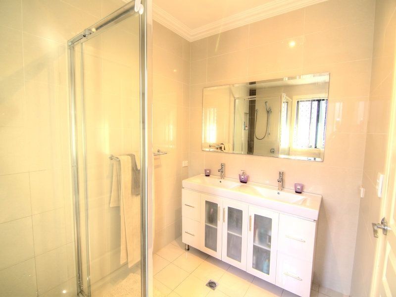 30 Maryland Drive, Regents Park QLD 4118