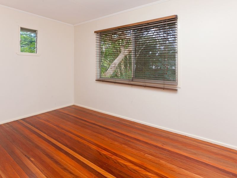 48 Grunert, Holland Park QLD 4121