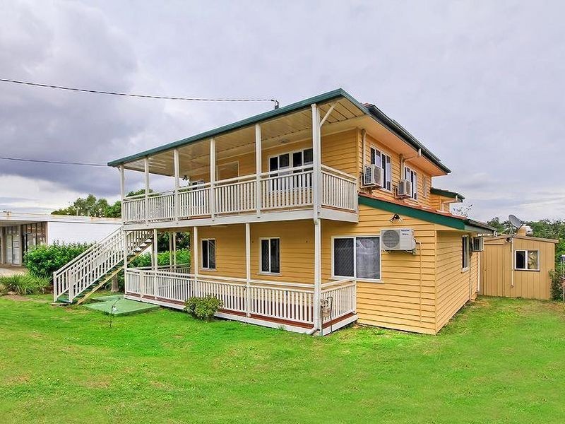 27D Roscoe St, Holland Park QLD 4121