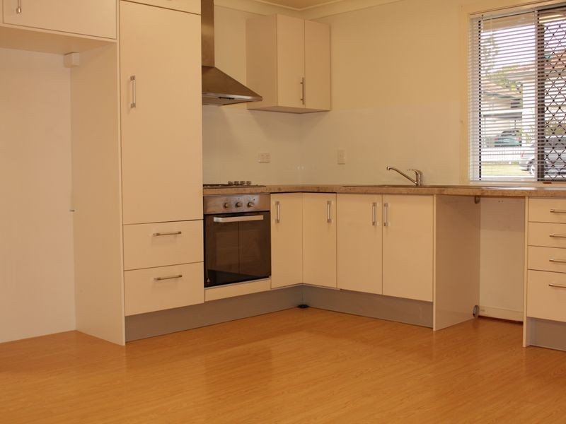 27b Roscoe St, Holland Park QLD 4121