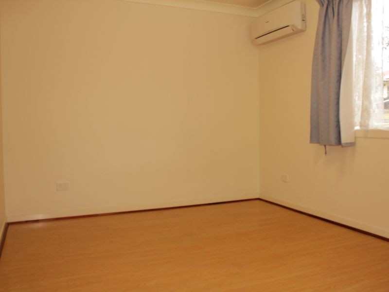 27b Roscoe St, Holland Park QLD 4121