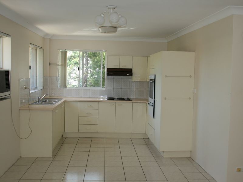 12/16 Swain Street, Holland Park West QLD 4121