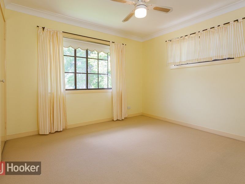 727 Cavendish Rd, Holland Park QLD 4121