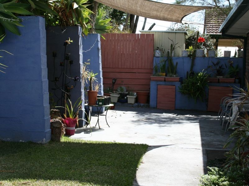 8 Gaza Road, Holland Park West QLD 4121