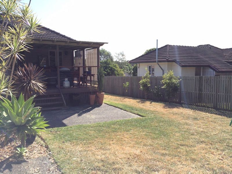 76 Layard Street, Holland Park QLD 4121