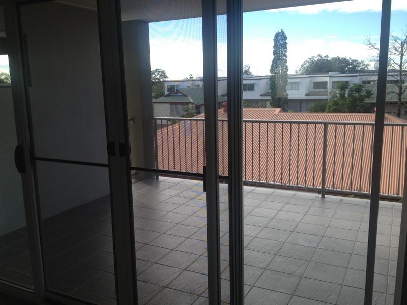 4/12 Hedges Street, Sherwood QLD 4075