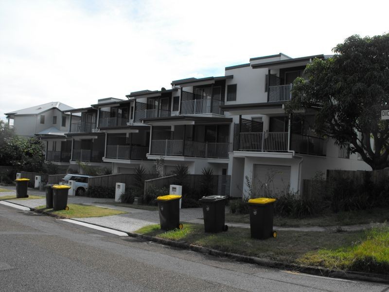 64 Dickson St, Morningside QLD 4170