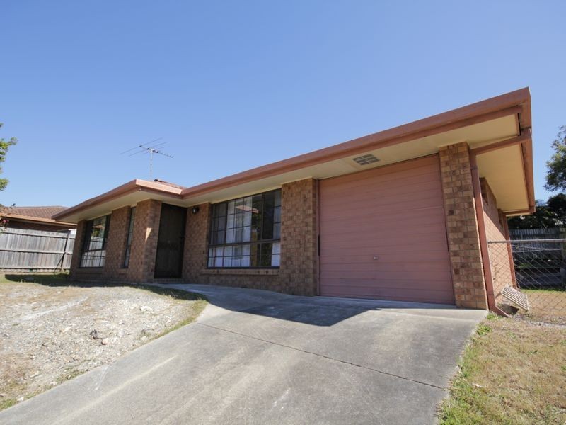 18 Glenalwyn, Holland Park QLD 4121