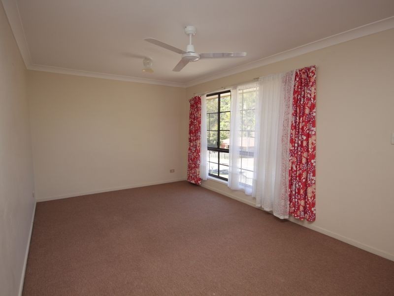 18 Glenalwyn, Holland Park QLD 4121