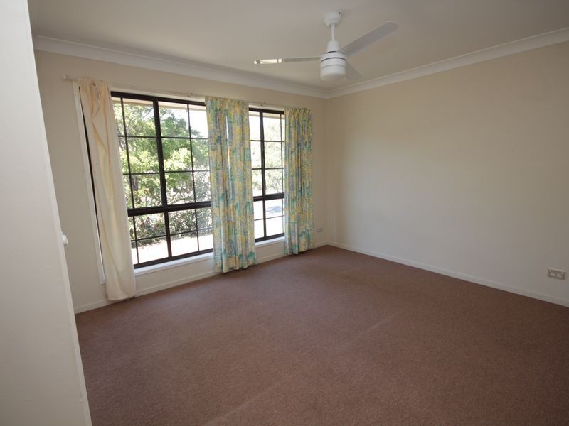 18 Glenalwyn, Holland Park QLD 4121