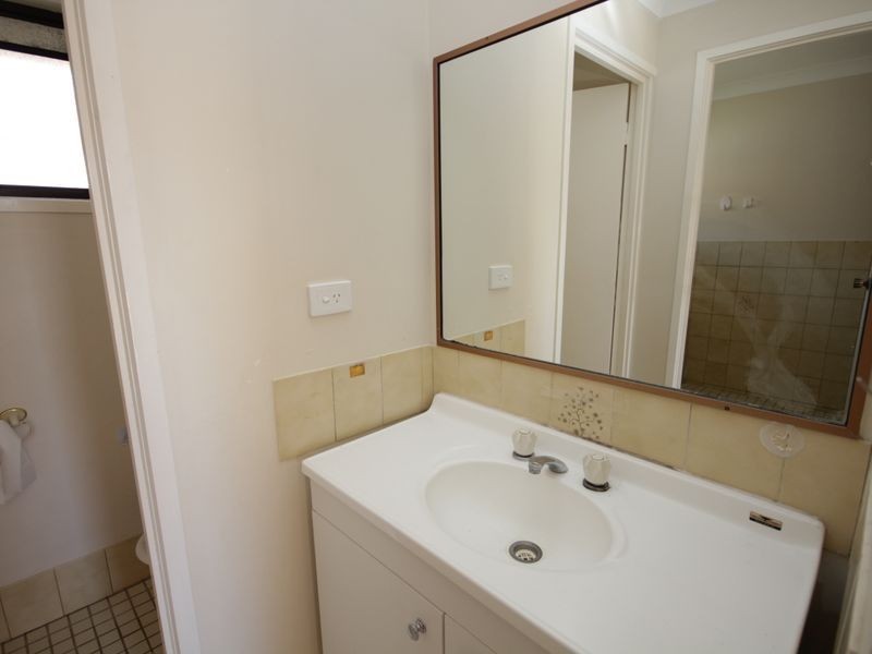 18 Glenalwyn, Holland Park QLD 4121