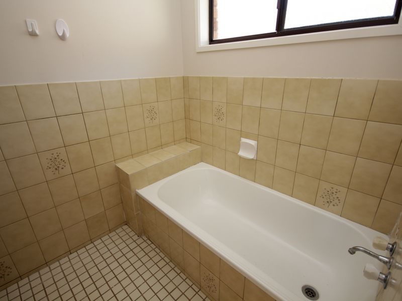 18 Glenalwyn, Holland Park QLD 4121