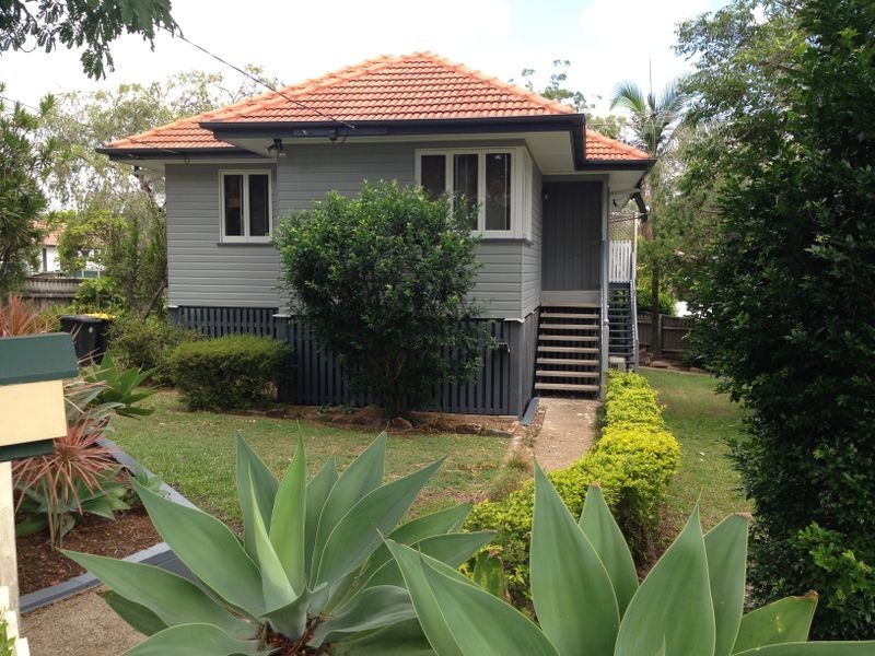 27 Binya Street, Holland Park QLD 4121