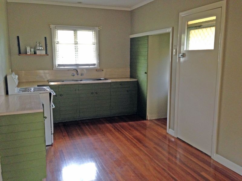 27 Binya Street, Holland Park QLD 4121