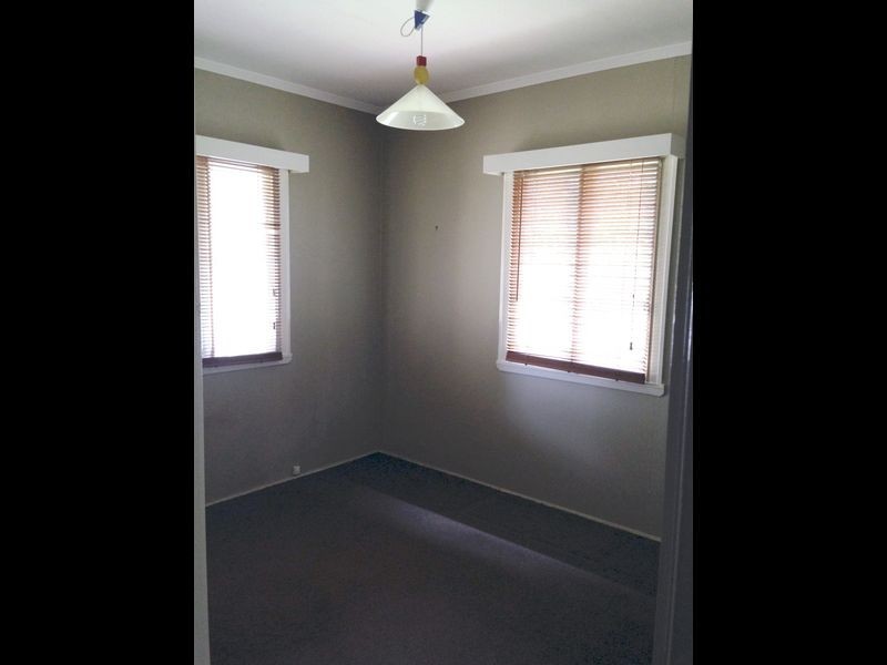 27 Binya Street, Holland Park QLD 4121