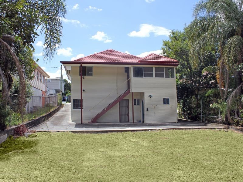 15 Arnold Street, Holland Park QLD 4121
