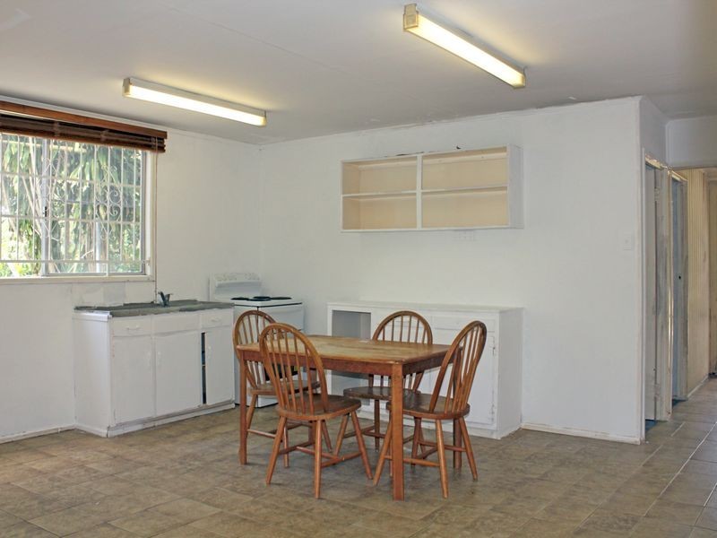 15 Arnold Street, Holland Park QLD 4121