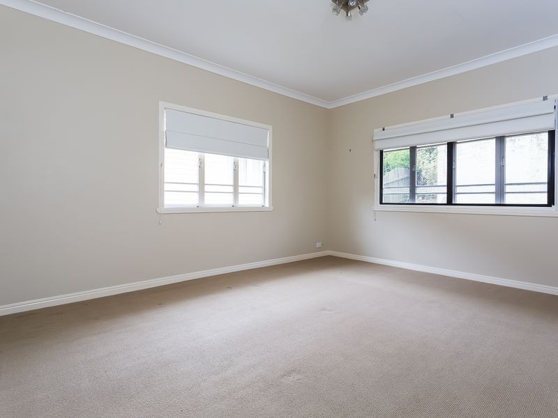 52 OXLEY DRIVE, Holland Park QLD 4121