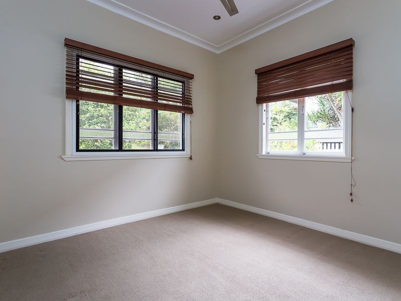 52 OXLEY DRIVE, Holland Park QLD 4121