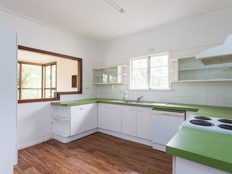 52 OXLEY DRIVE, Holland Park QLD 4121