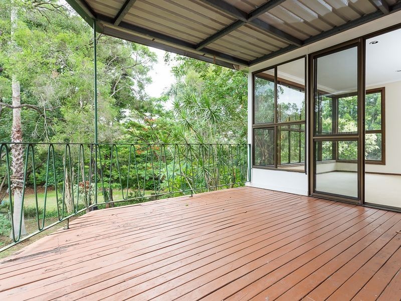 52 OXLEY DRIVE, Holland Park QLD 4121