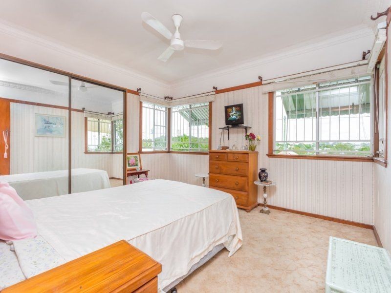 58 Effingham St, Tarragindi QLD 4121