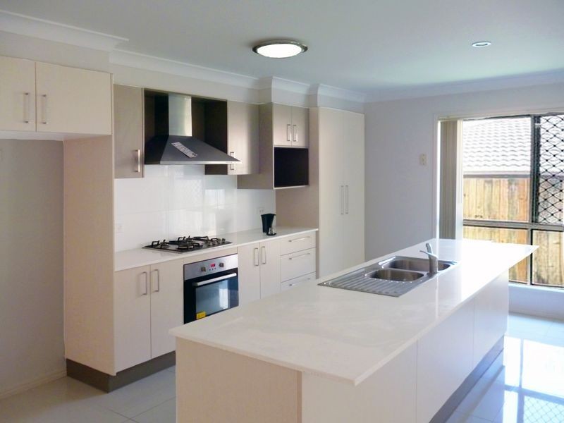 8 Harvey Pl, Calamvale QLD 4116