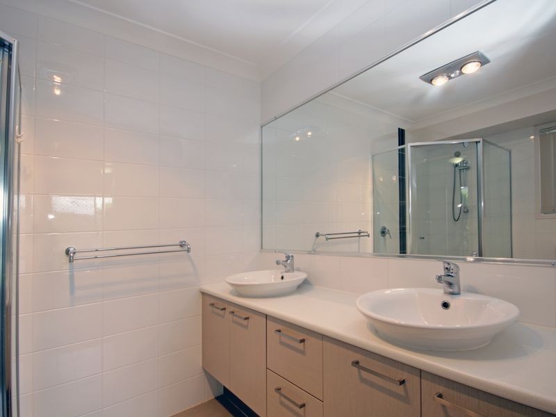 8 Harvey Pl, Calamvale QLD 4116