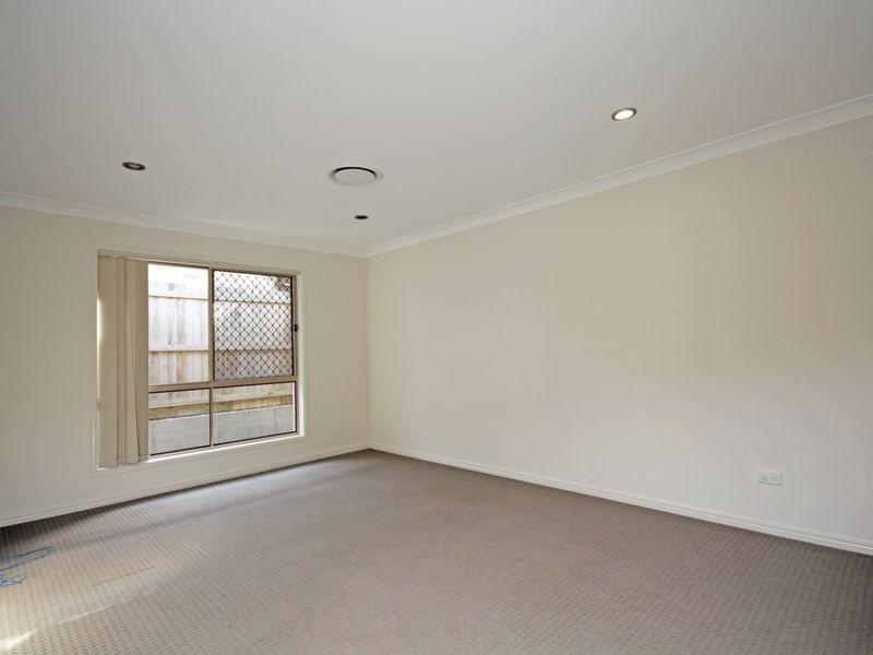 8 Harvey Pl, Calamvale QLD 4116