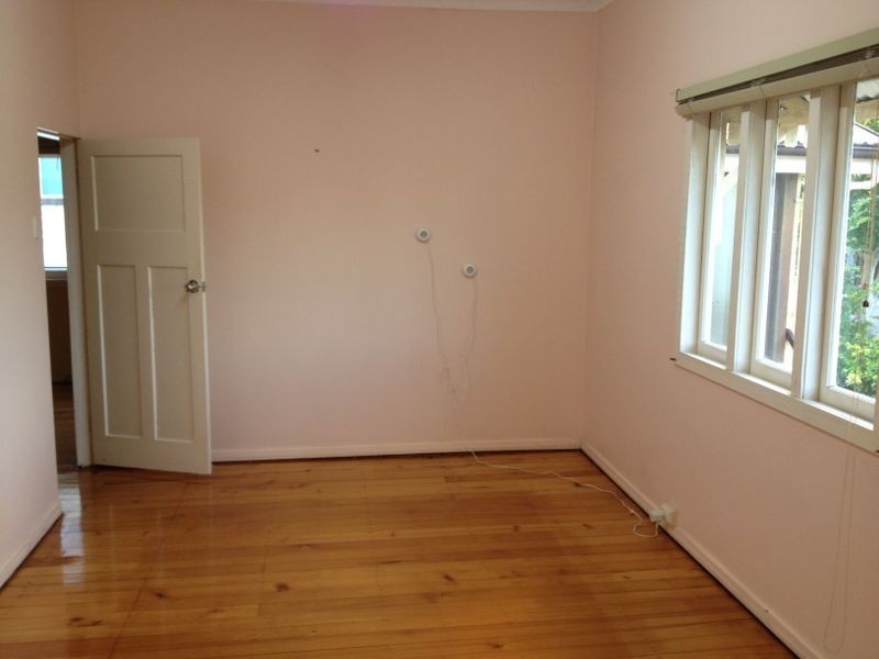 32 Swain St, Holland Park West QLD 4121