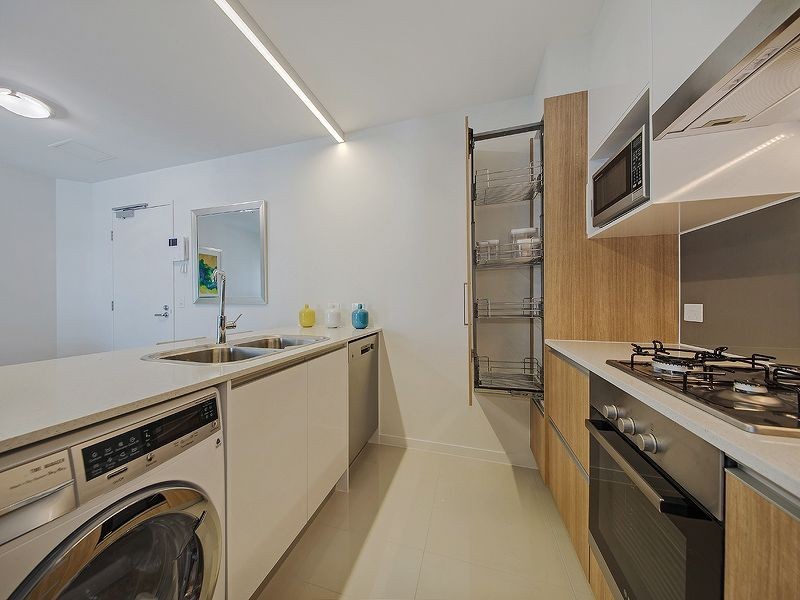 915/35 Harbour Road, Hamilton QLD 4007