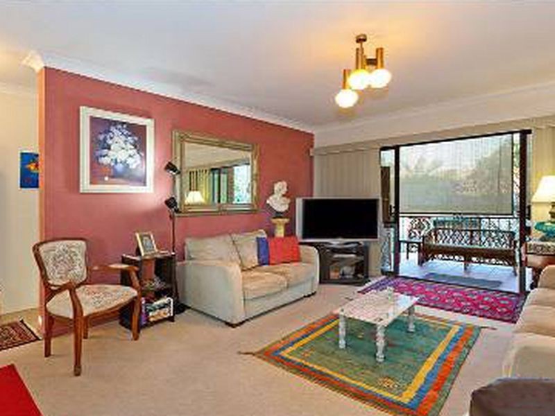 361 Cornwall St, Greenslopes QLD 4120