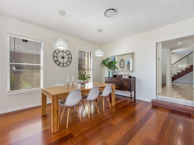 33 Palm Ave, Holland Park West QLD 4121