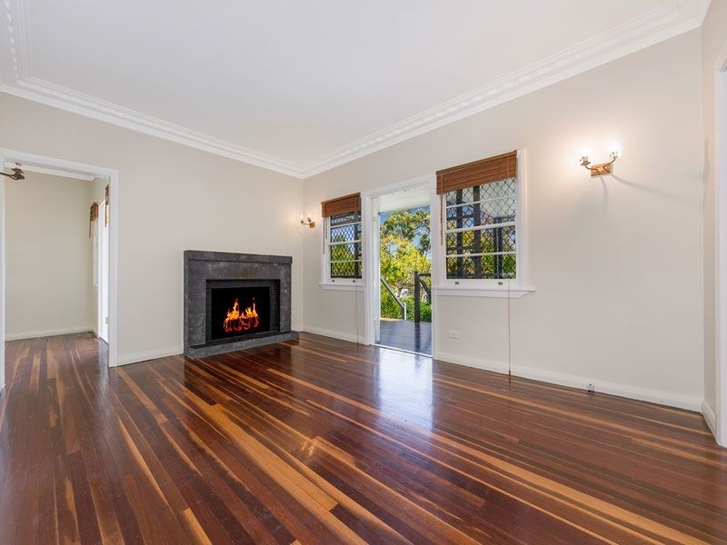 141 Arnold Street, Holland Park QLD 4121