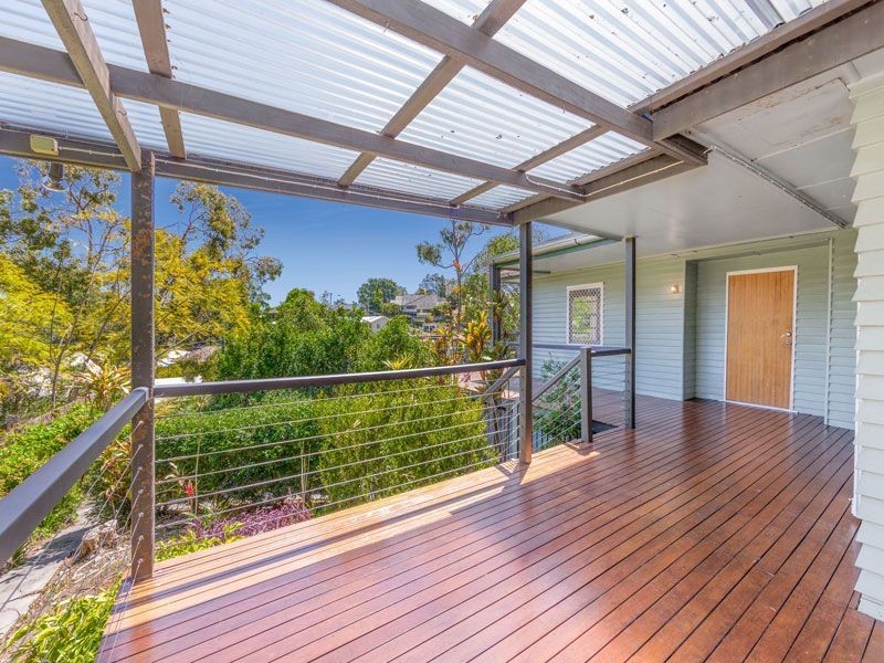 141 Arnold Street, Holland Park QLD 4121