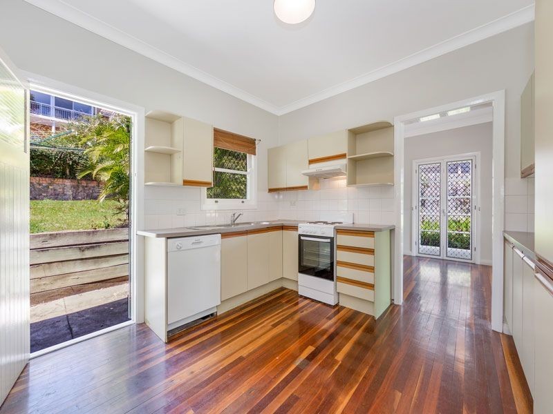 141 Arnold Street, Holland Park QLD 4121