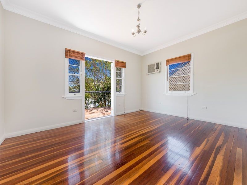 141 Arnold Street, Holland Park QLD 4121