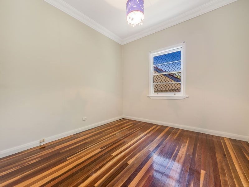 141 Arnold Street, Holland Park QLD 4121