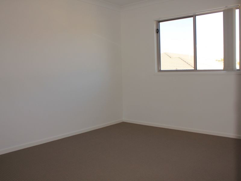 8/6 Eduard Pl, Calamvale QLD 4116