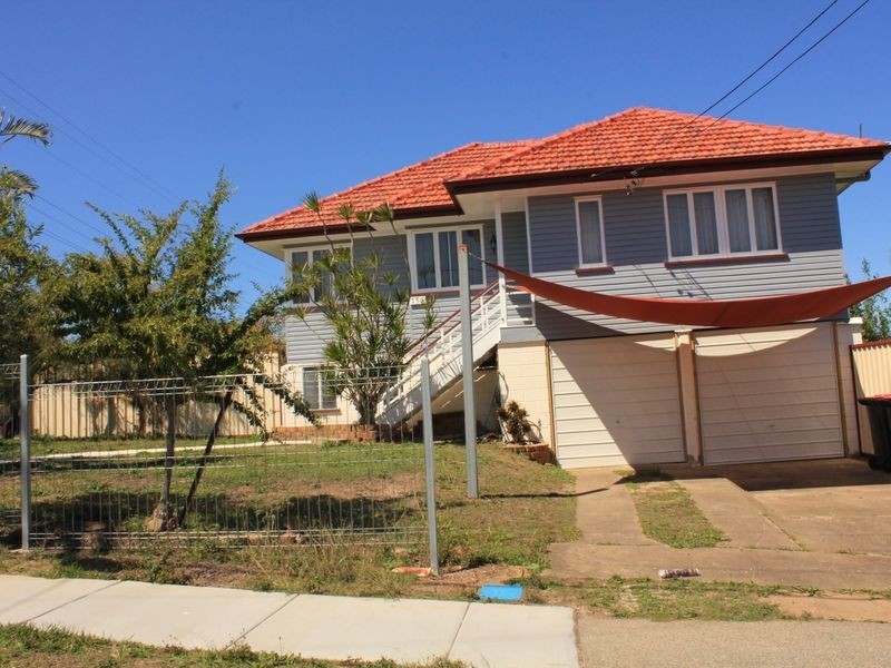 152 Sterculia Ave, Holland Park West QLD 4121