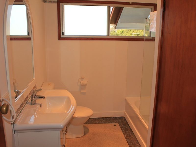 152 Sterculia Ave, Holland Park West QLD 4121