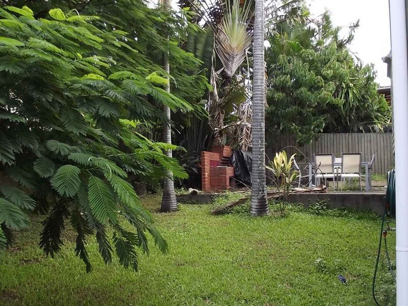 106 Marshall Rd, Holland Park West QLD 4121